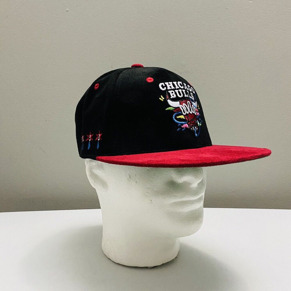 Chicago Bulls Artist Hat Series SGA 2023/24 JULIA FRANCO 3/18/24 Cap One Size